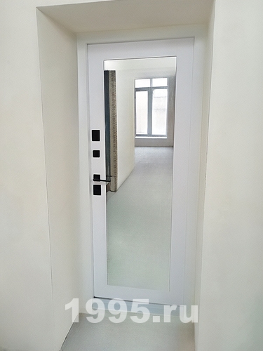 Дверь с зеркалом Дверь с зеркалом